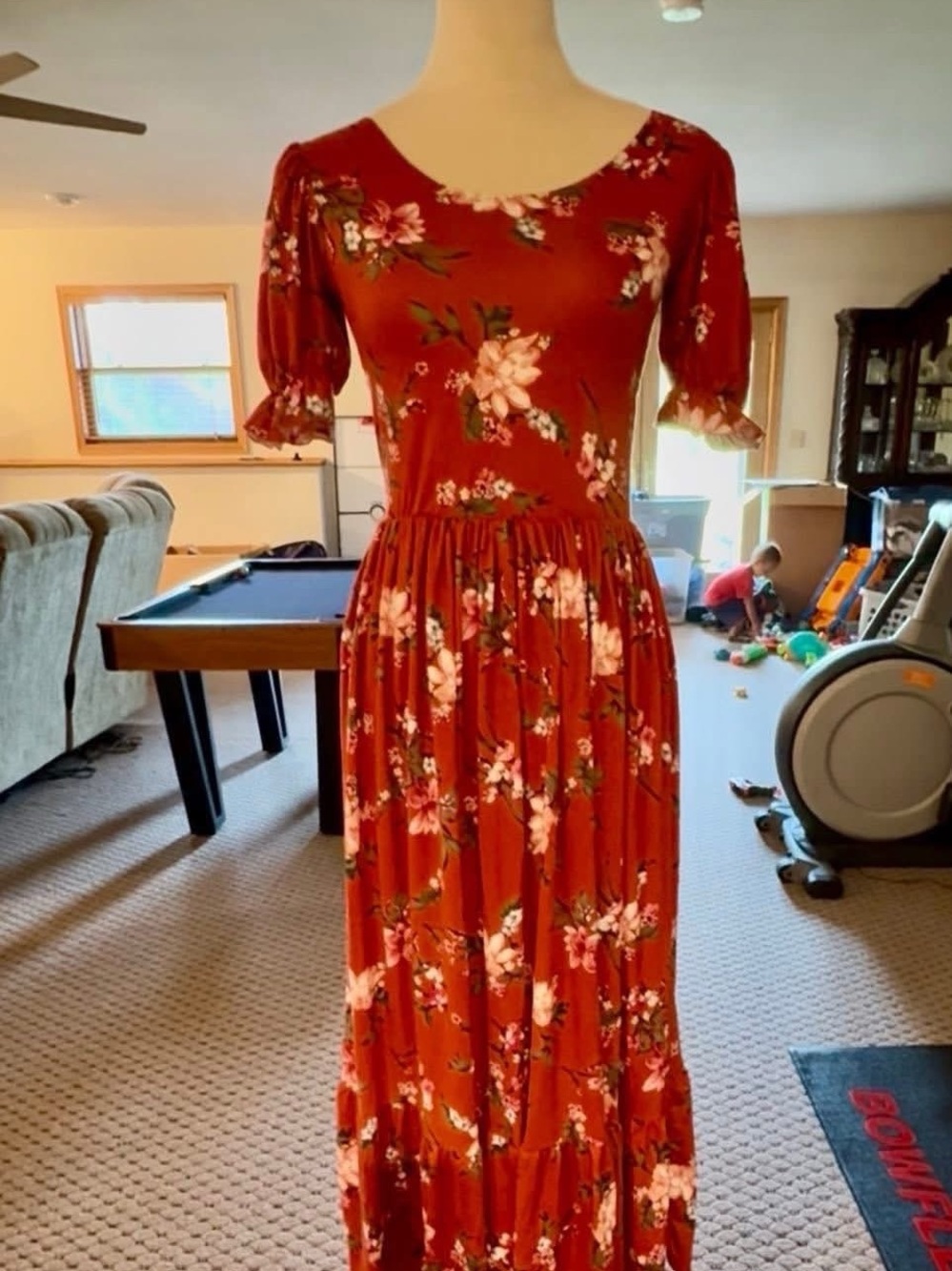 Women’s Floral Scoop Neck Maxi Dress in Rust